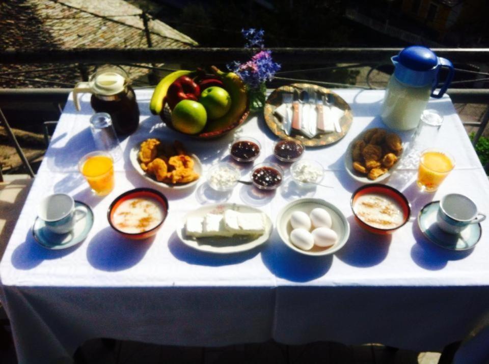 Ruols Guesthouse Gjirokastër Eksteriør bilde