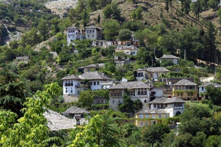 Ruols Guesthouse Gjirokastër Eksteriør bilde