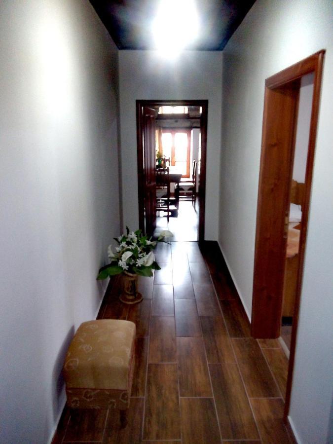 Ruols Guesthouse Gjirokastër Eksteriør bilde