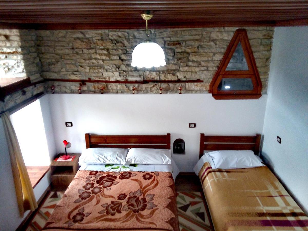 Ruols Guesthouse Gjirokastër Eksteriør bilde