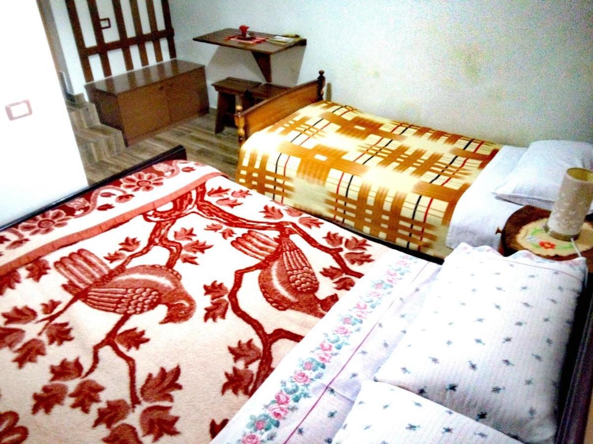 Ruols Guesthouse Gjirokastër Eksteriør bilde