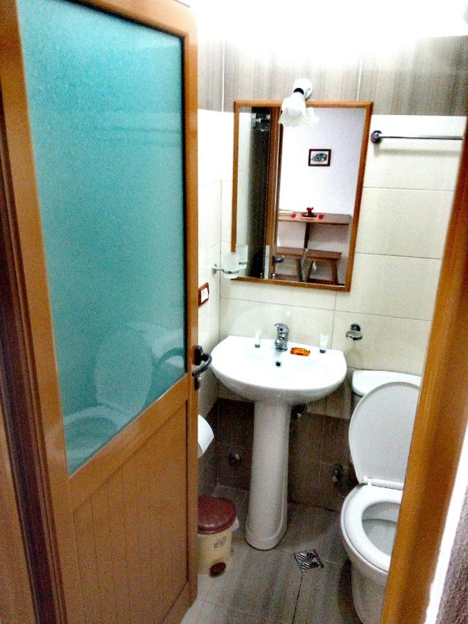 Ruols Guesthouse Gjirokastër Eksteriør bilde