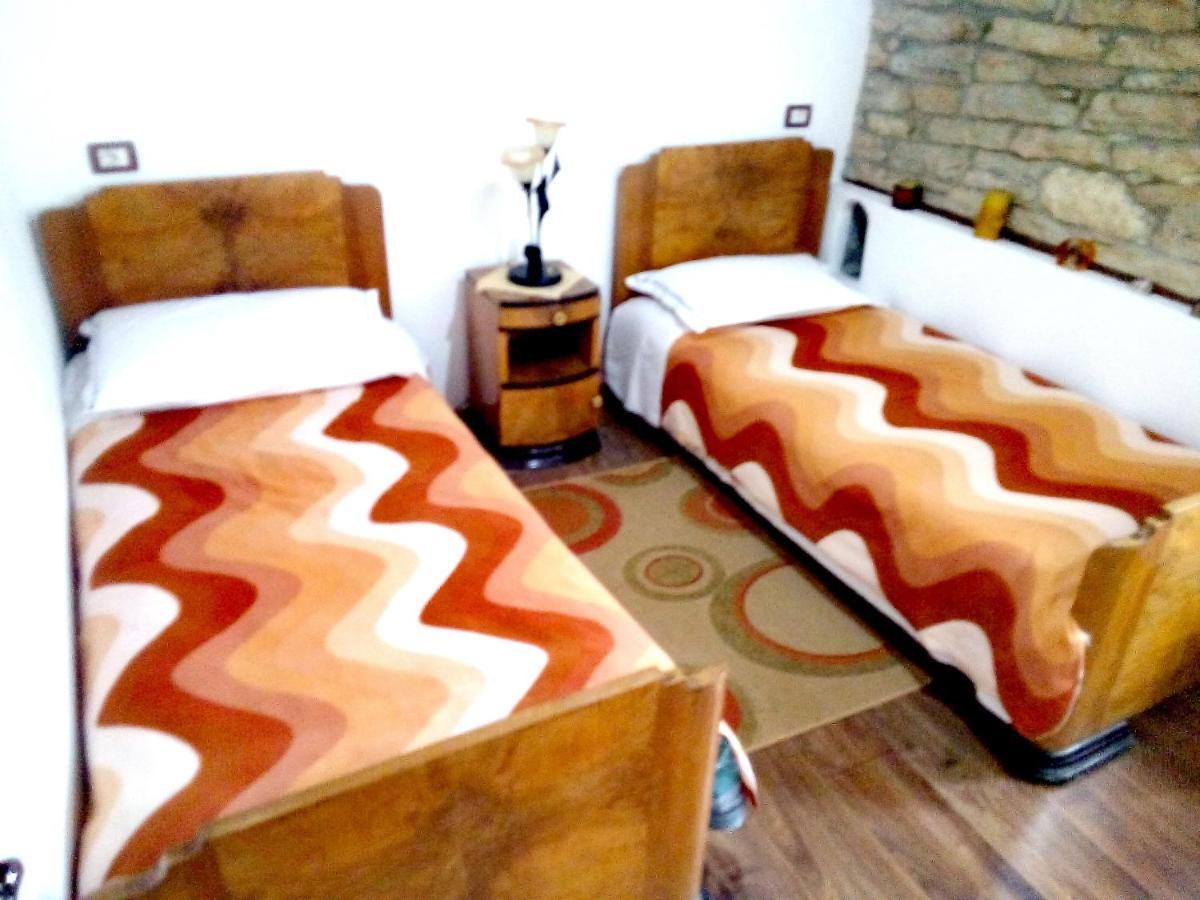 Ruols Guesthouse Gjirokastër Eksteriør bilde