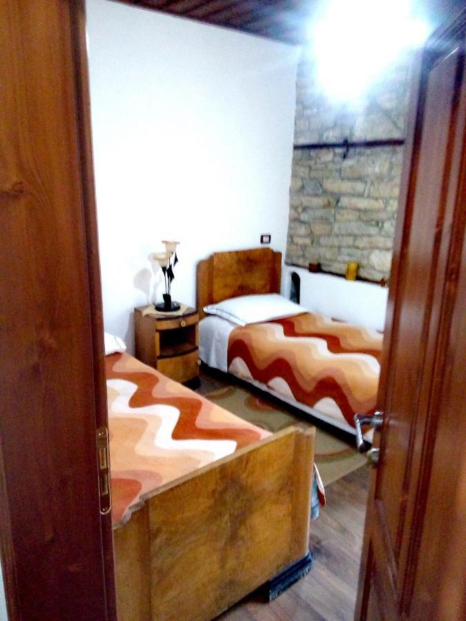 Ruols Guesthouse Gjirokastër Eksteriør bilde