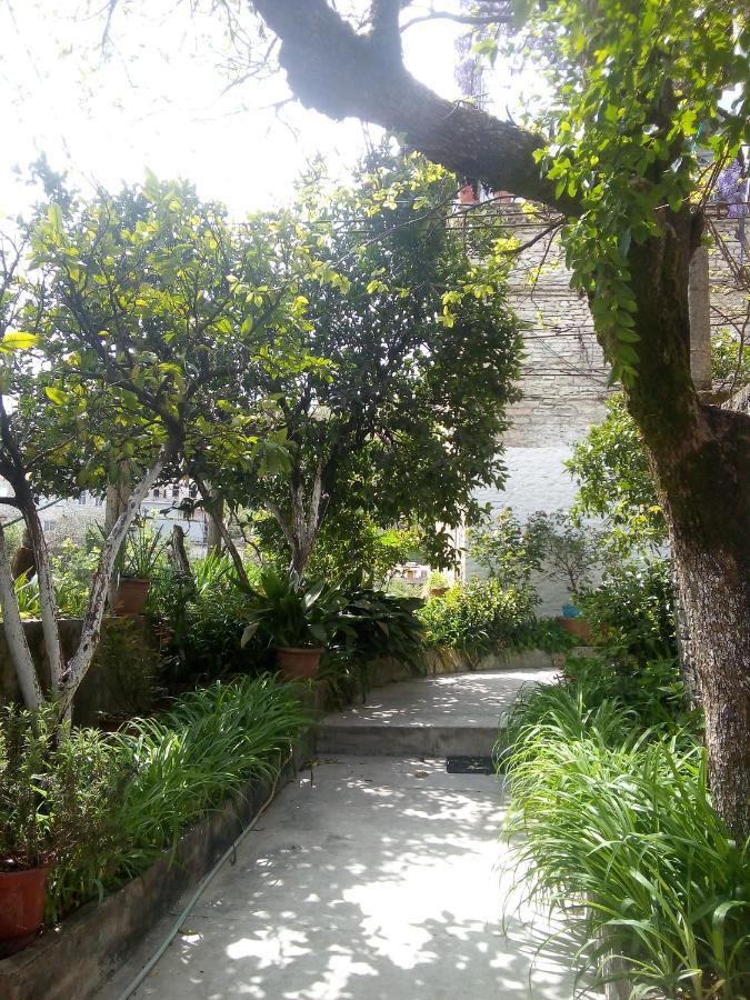 Ruols Guesthouse Gjirokastër Eksteriør bilde